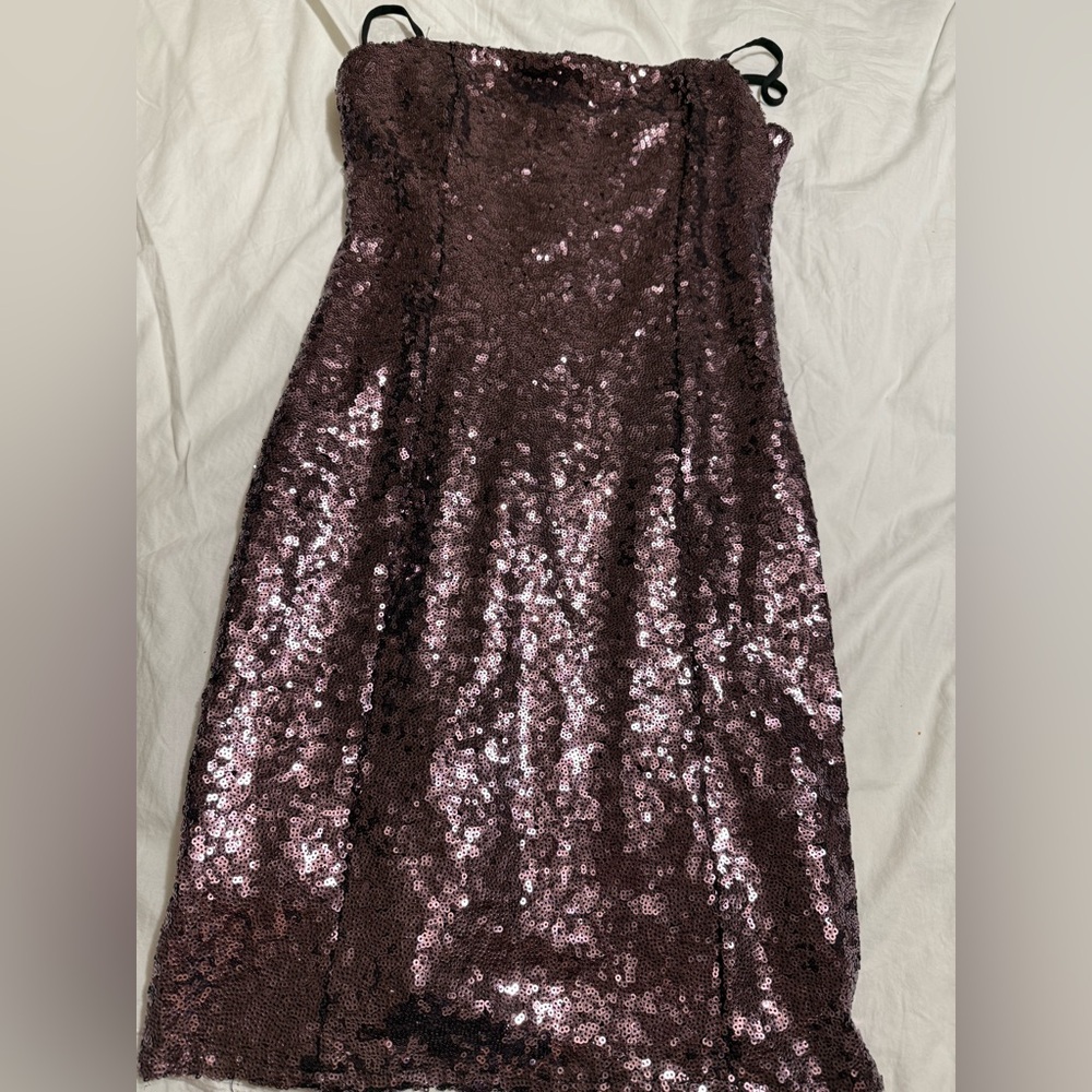 Forever 21 Red Sequin Sheath Mini Dress Sweetheart Neckline